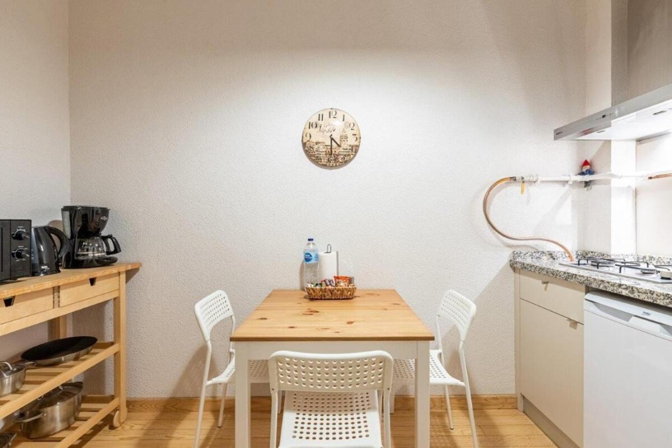 Apartament Warm Cozy Charming 2bd2bath Galatatower Gem! #256