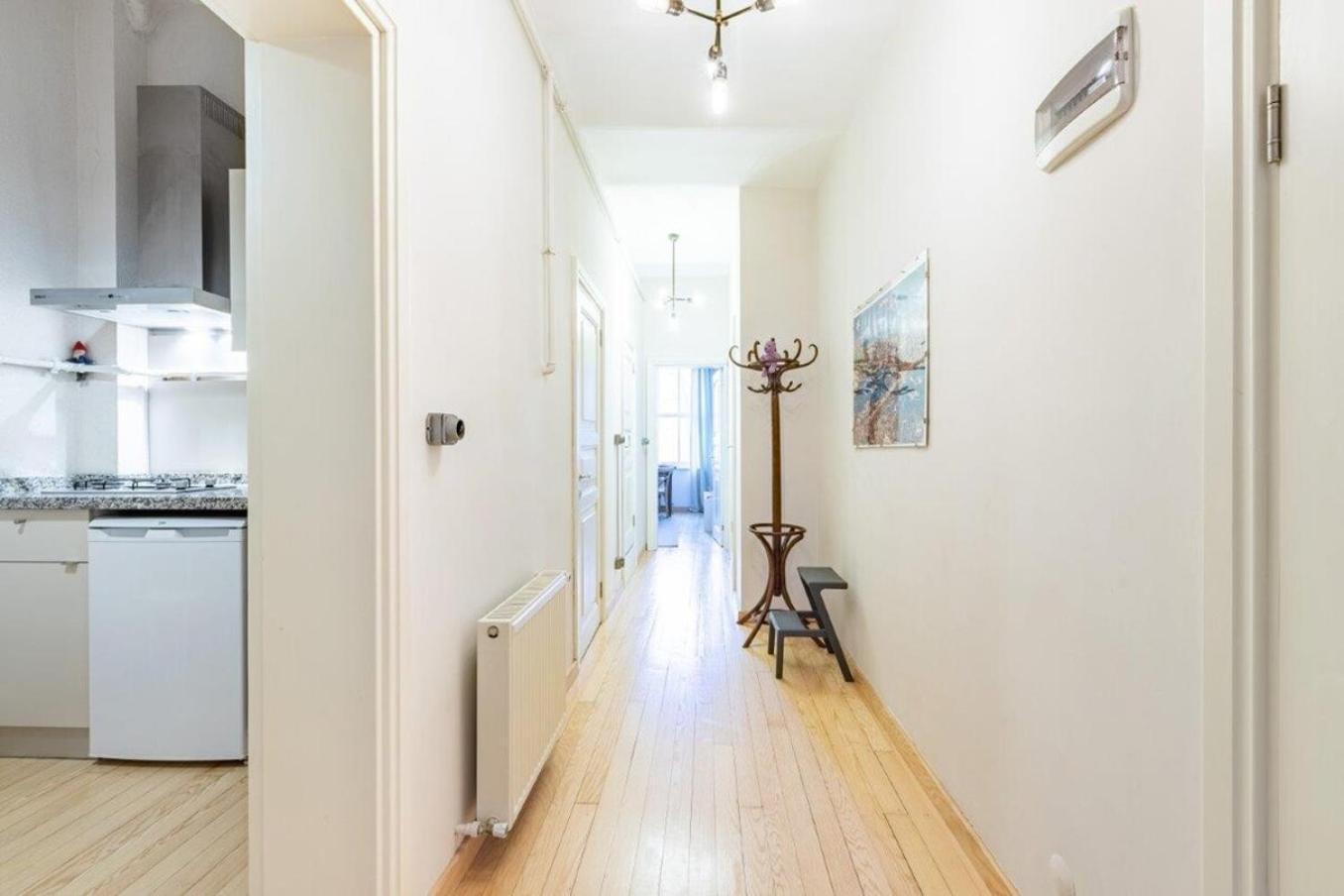Warm Cozy Charming 2bd2bath Galatatower Gem! #256 Apartament Istanbul