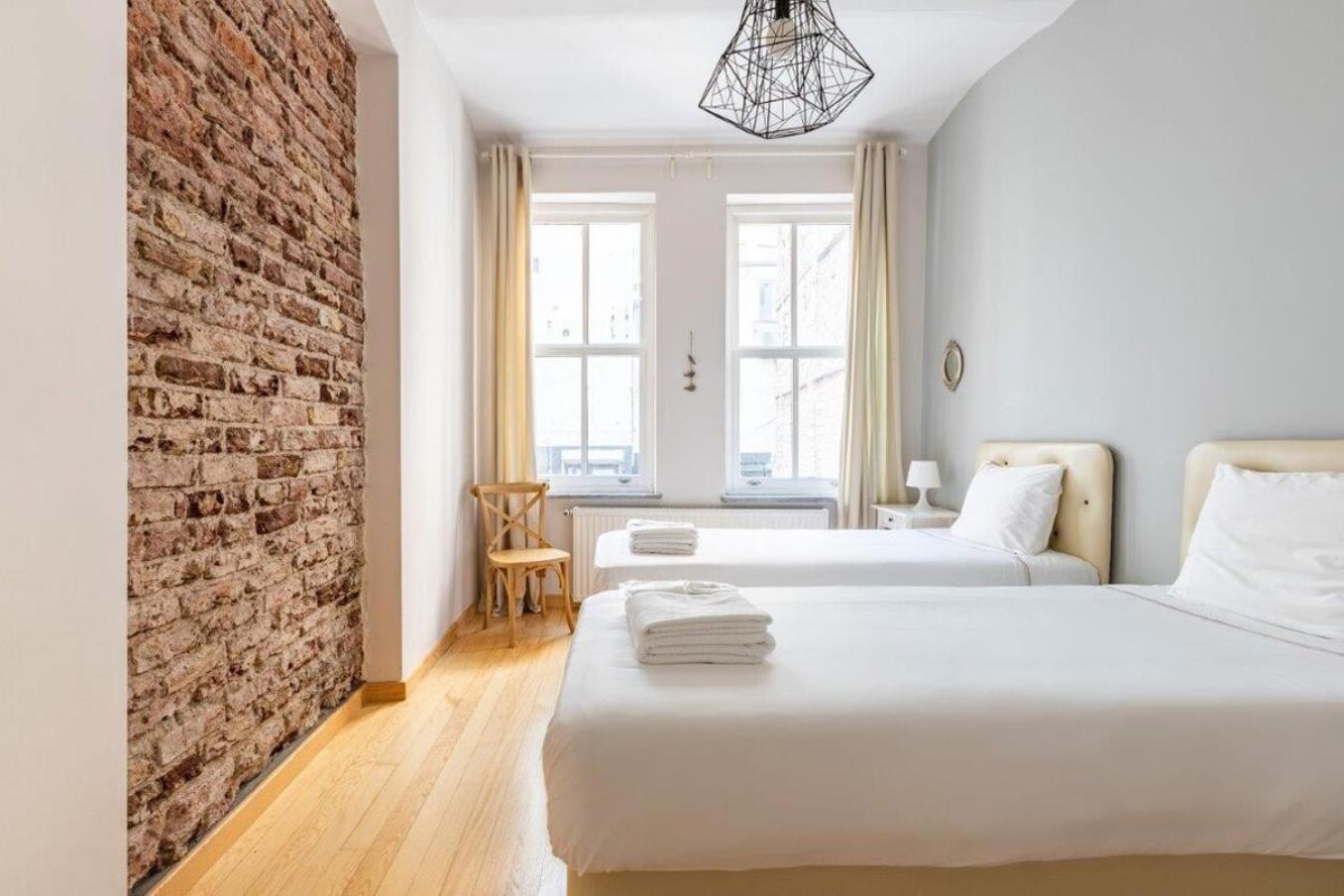 Apartament Warm Cozy Charming 2bd2bath Galatatower Gem! #256 *
